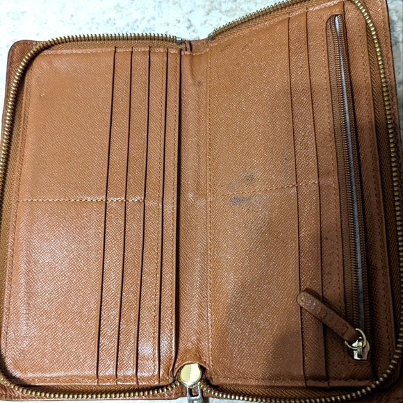 Michael Kors Authentic monogram satchel bag with FREE wallet included - Picture 4 of 4